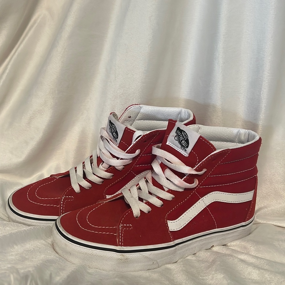 Barely worn, high top VANS.🌹